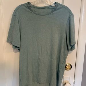 Lululemon men’s basic T size Medium